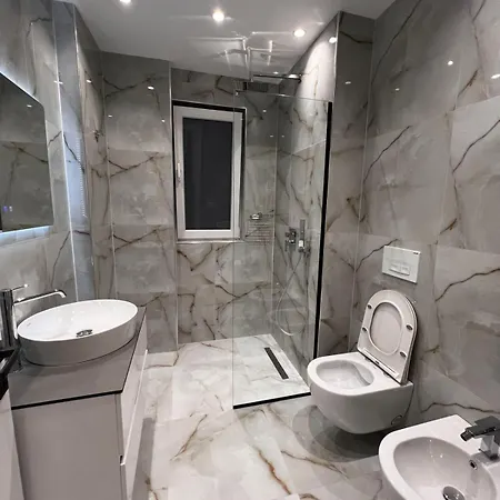 Our Apartment, Center Of Διαμέρισμα Τίρανα