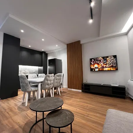 Our Apartment, Center Of 아파트