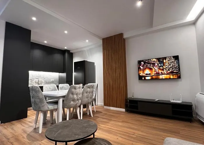 Our Apartment, Center Of דירה