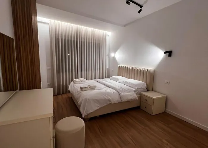 Our Apartment, Center Of טיראנה